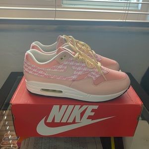 Strawberry Lemonade Air Max 1